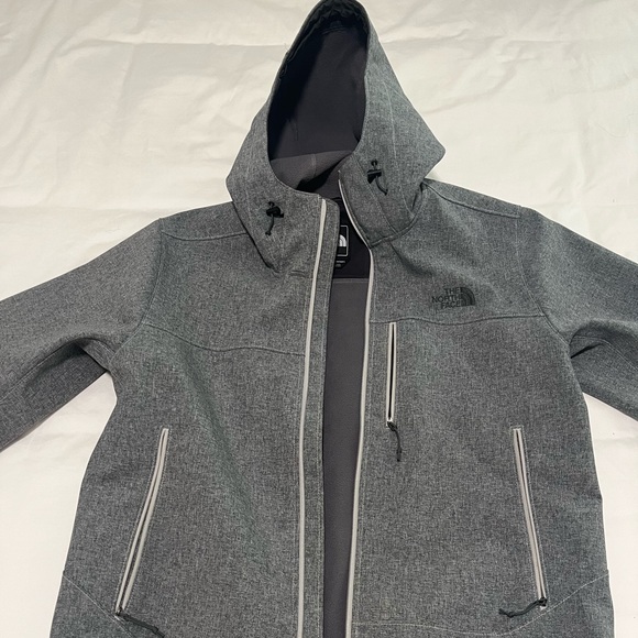 North Face- Soft shell Jacket- Large - Picture 1 of 3